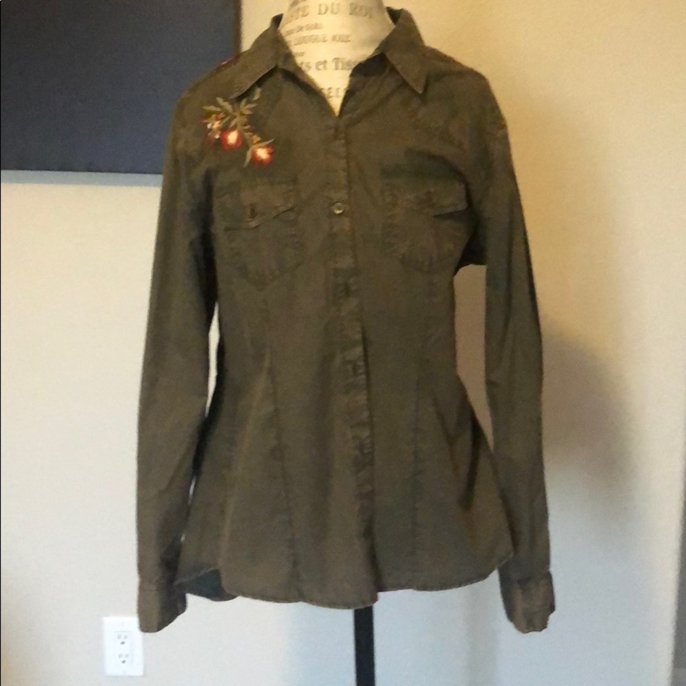 Army green shirt with embroidered flowers